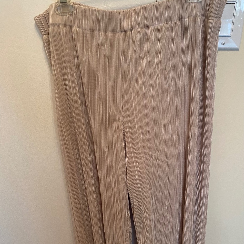Ladies Dressy Wide Cropped pants